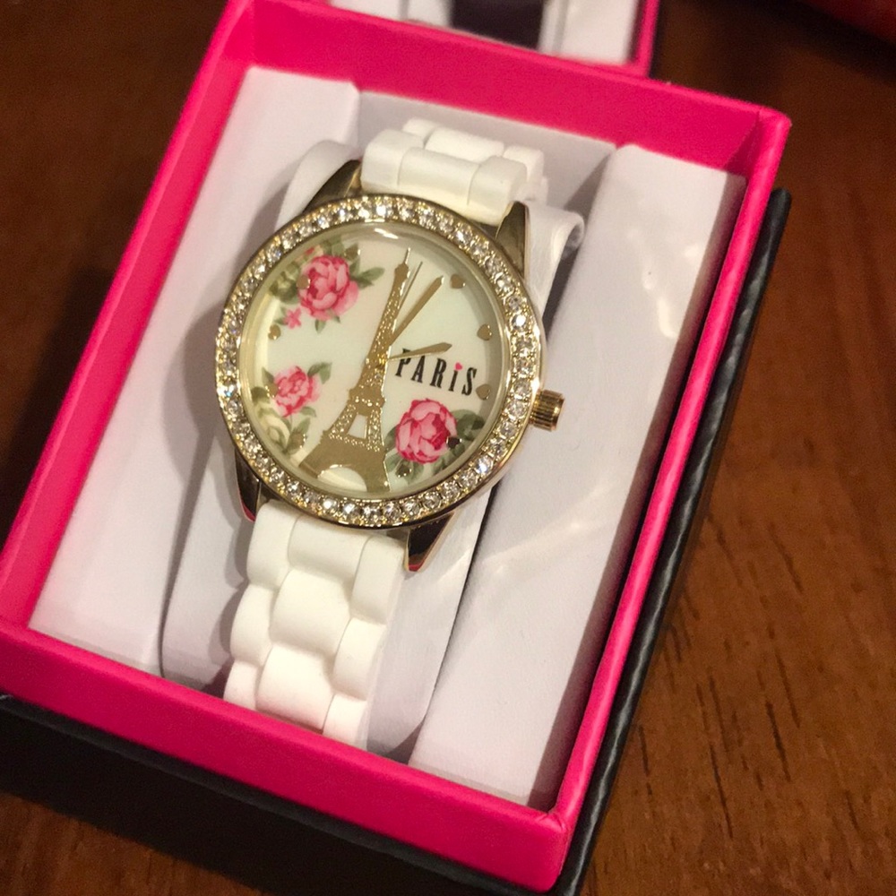 Paris NoBo Fashion Watch